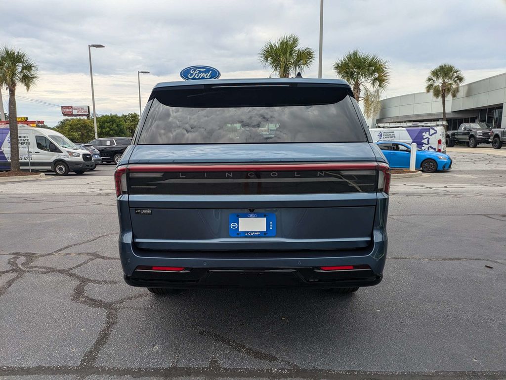 2027 Lincoln Navigator Reserve L