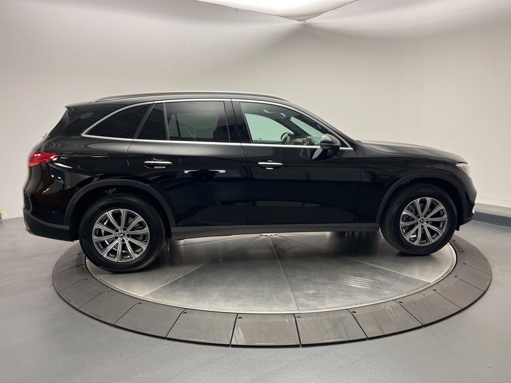 Thumbnail: 2025 Mercedes-Benz GLC - 8