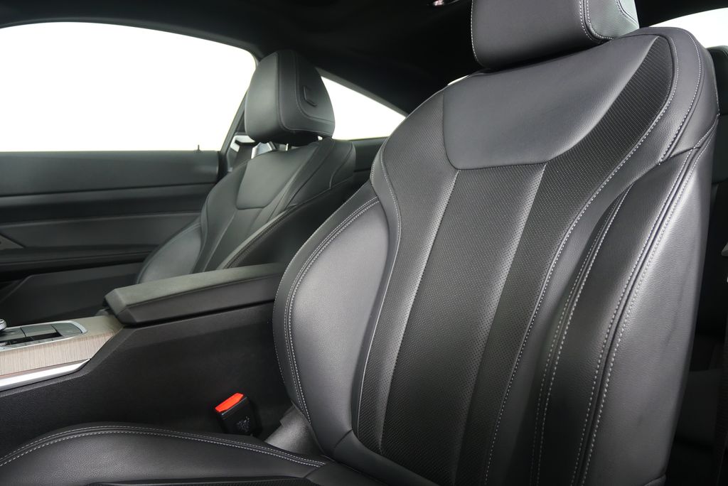 Thumbnail: 2025 BMW 4 Series - 12