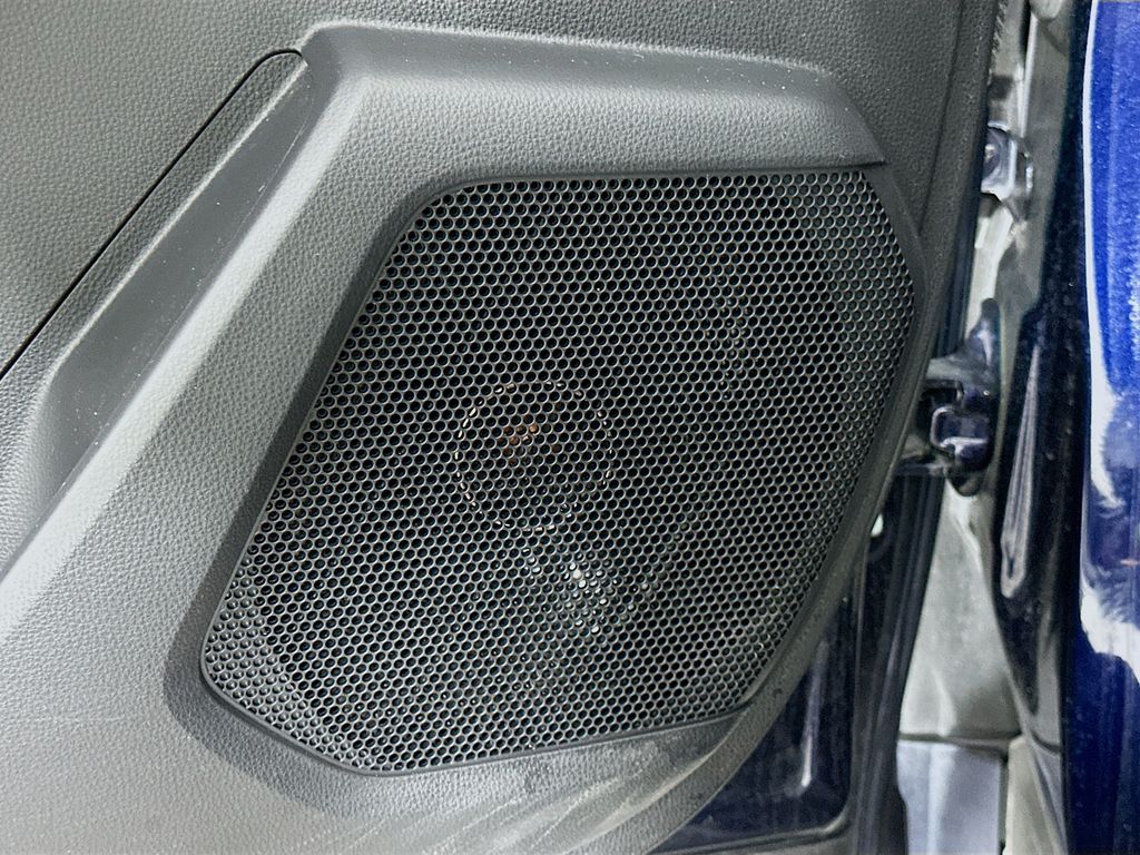 Thumbnail: 2020 Toyota Highlander - 18