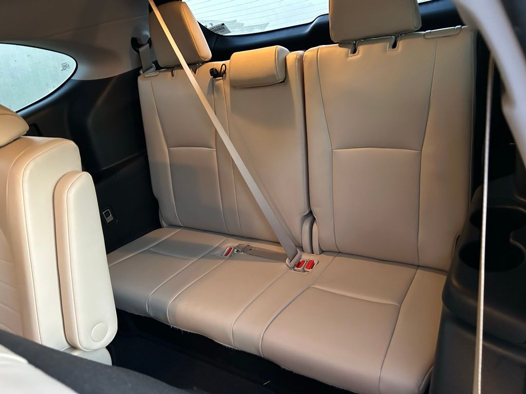 Thumbnail: 2022 Toyota Highlander - 13