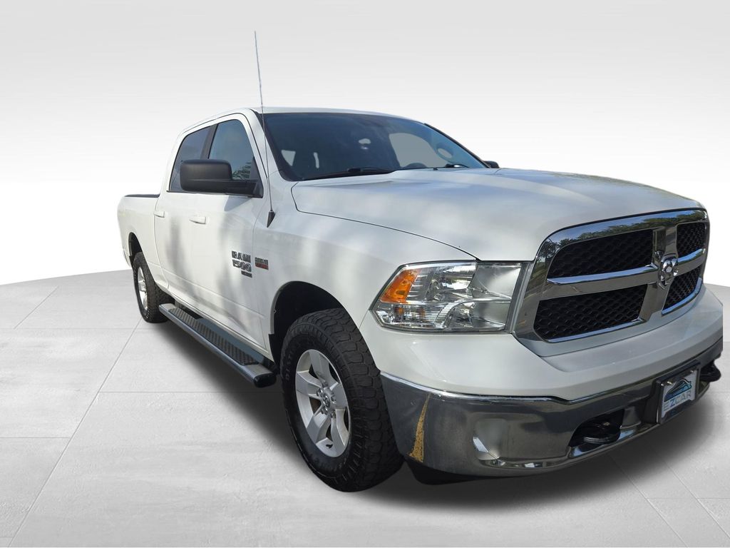 Bright White Clearcoat 2019 RAM 1500 Pickup Truck Four-Wheel Drive 8-Speed Automatic
