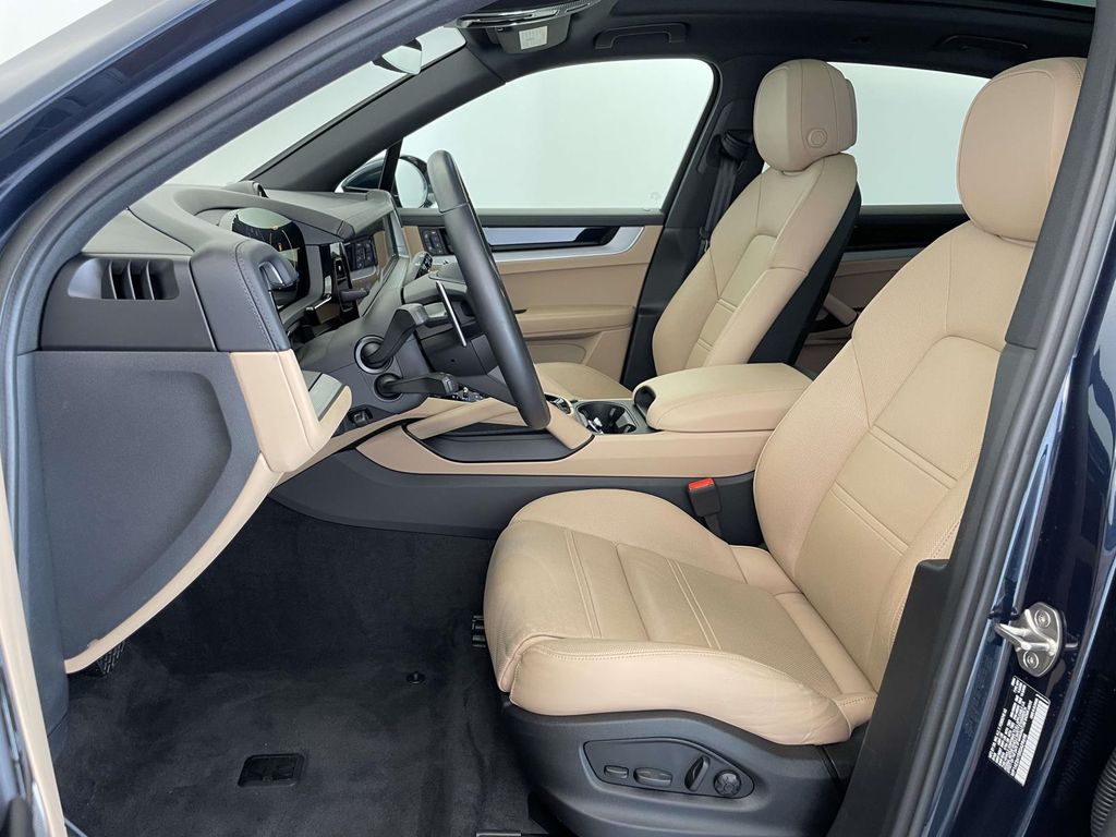 2024 Porsche Cayenne E-Hybrid Base - 4