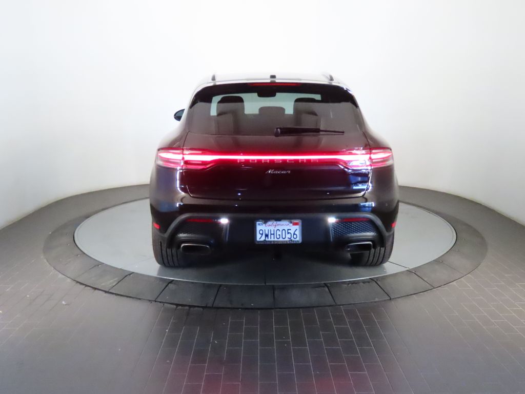 Thumbnail: 2026 Porsche Macan - 6