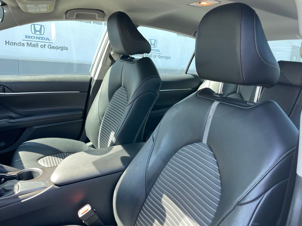 2021 Toyota Camry SE 24