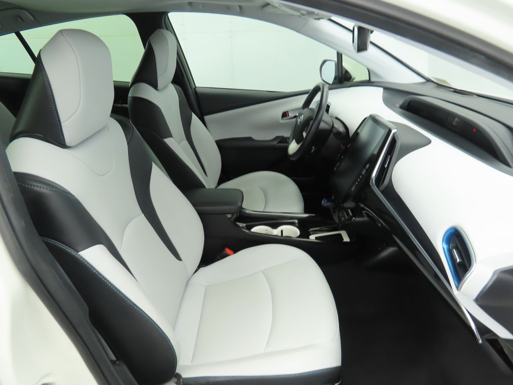 2018 Toyota Prius Four 21