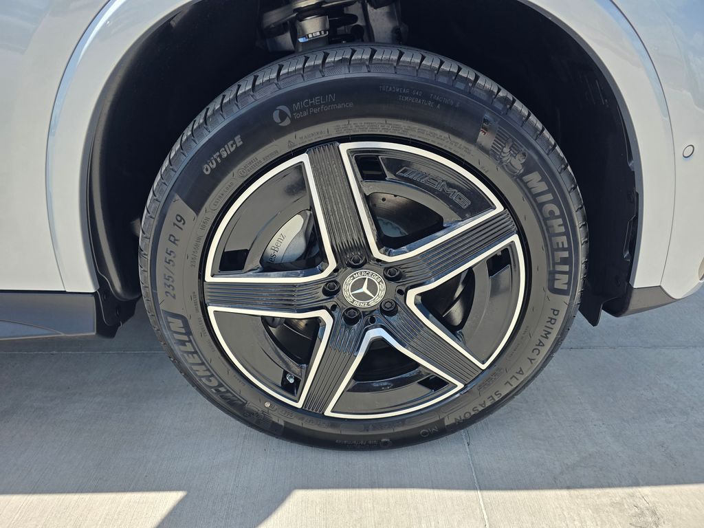 New 2026 Silver Mercedes-Benz GLC 300 image 10