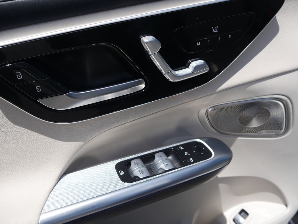 Thumbnail: 2023 Mercedes-Benz GLC - 16
