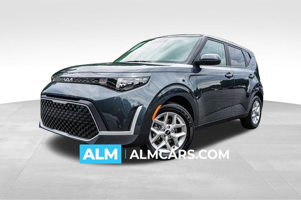 Gray 2025 Kia Soul SUV / Crossover Front-Wheel Drive Continuously Variable Transmission