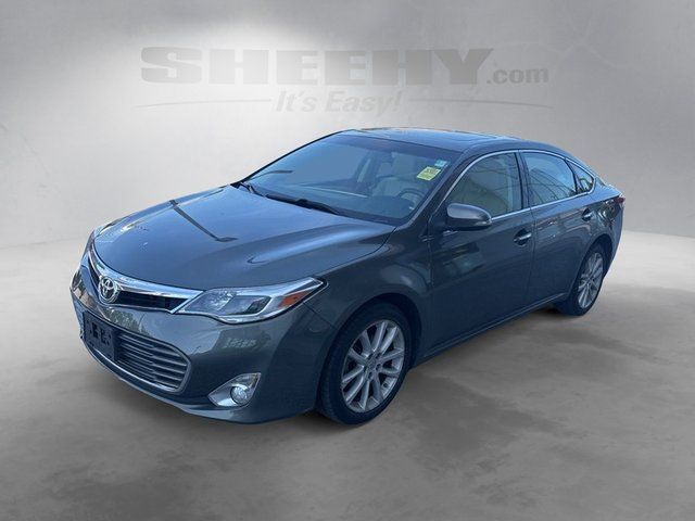Used 2013 Green Toyota XLE Touring image 16