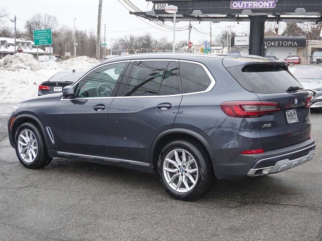 Used 2022 Gray BMW xDrive40i image 13