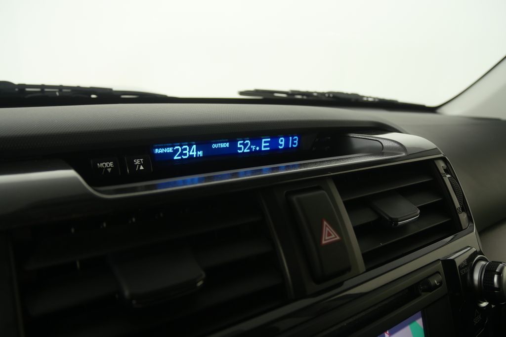 Thumbnail: 2014 Toyota 4Runner - 23