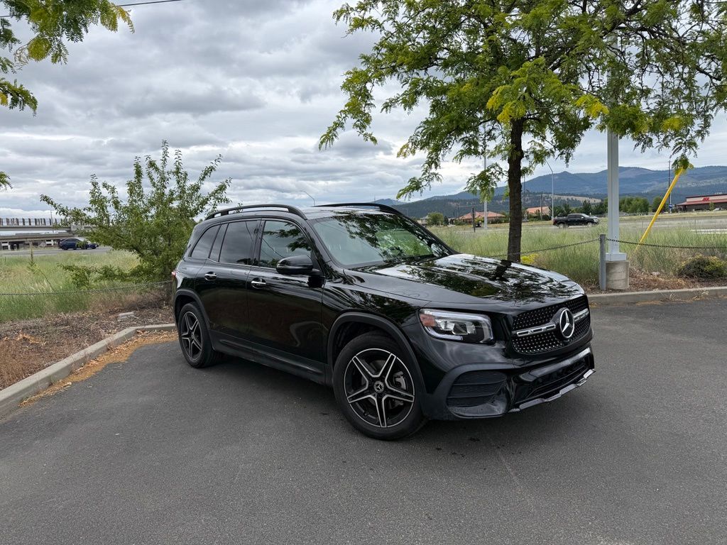 2022 Mercedes-Benz GLB GLB 250 4MATIC's photo