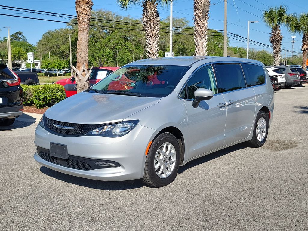 Silver Mist Clearcoat 2022 Chrysler Voyager LX FWD Minivan Front-Wheel Drive 9-Speed Automatic