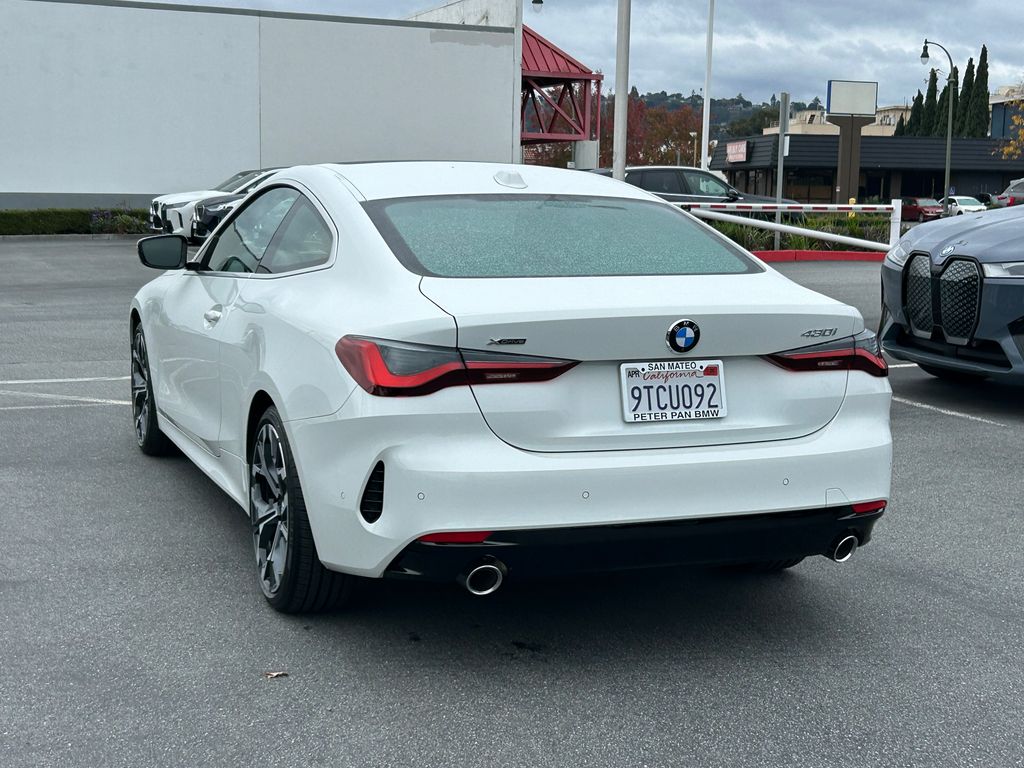 Thumbnail: 2025 BMW 4 Series - 3