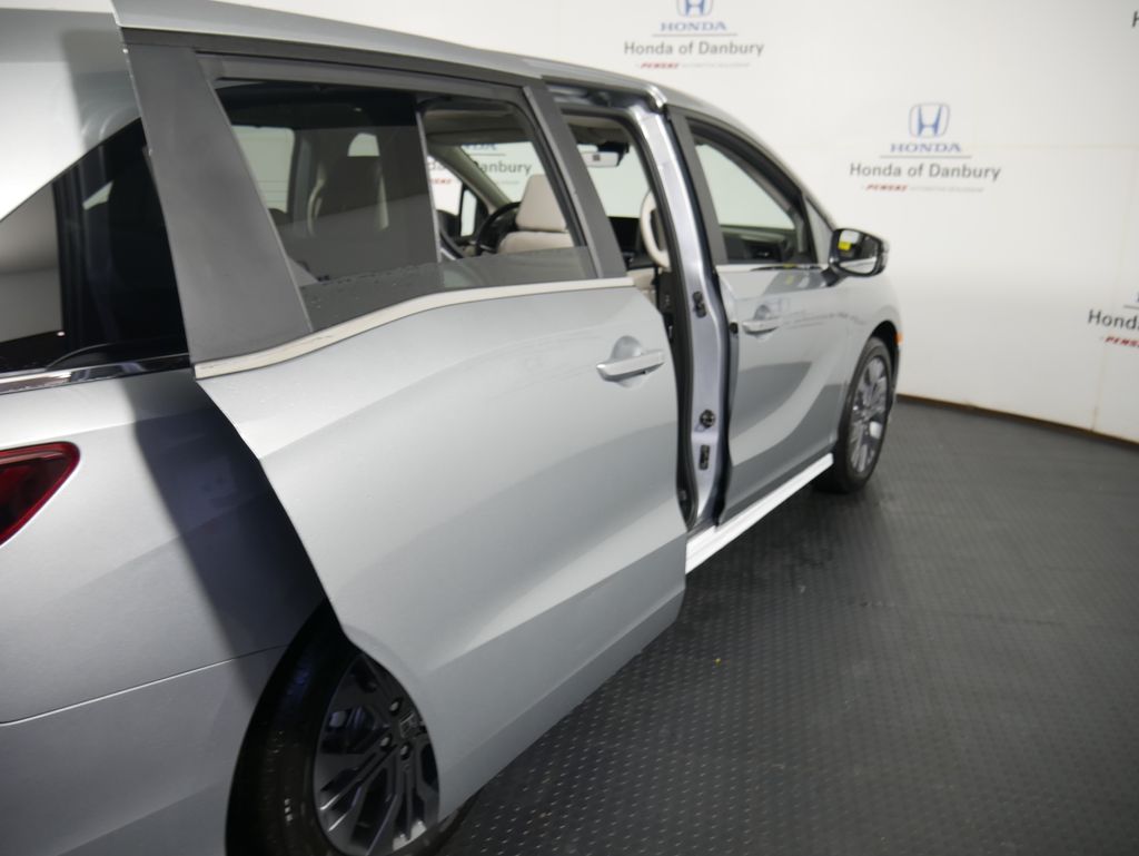 2025 Honda Odyssey Touring 6