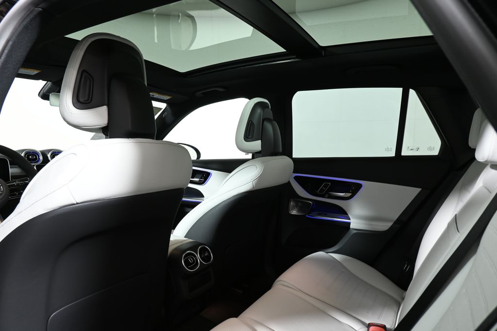 2025 Mercedes-Benz GLC 300 23