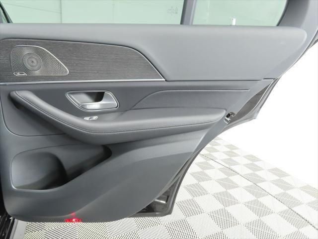 Thumbnail: 2026 Mercedes-Benz GLE - 28