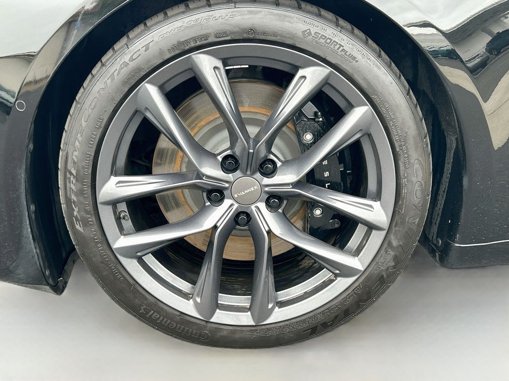 Thumbnail: 2022 Tesla Model S - 32