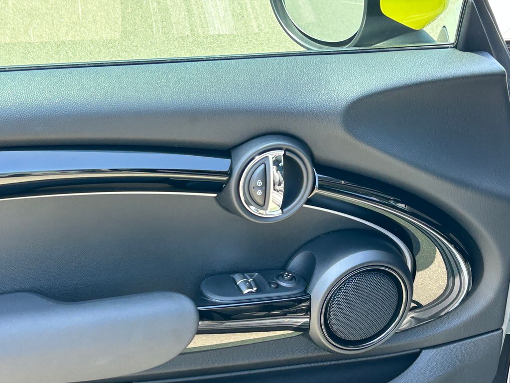 2022 MINI Cooper SE 12