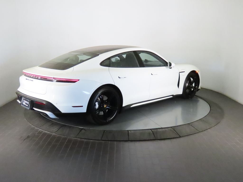 Thumbnail: 2021 Porsche Taycan - 7