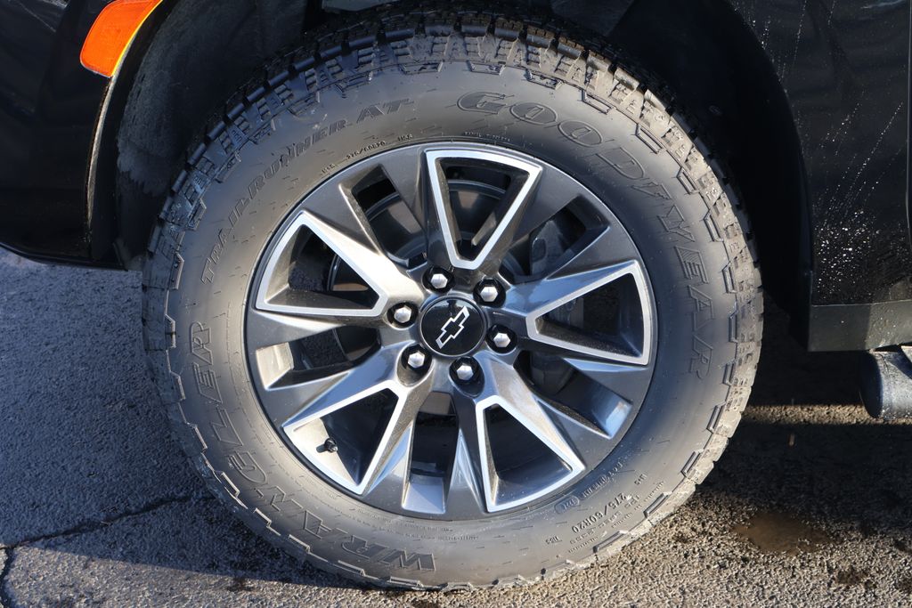 Thumbnail: 2023 Chevrolet Tahoe - 13