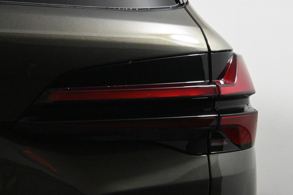 Thumbnail: 2026 BMW X5 - 13