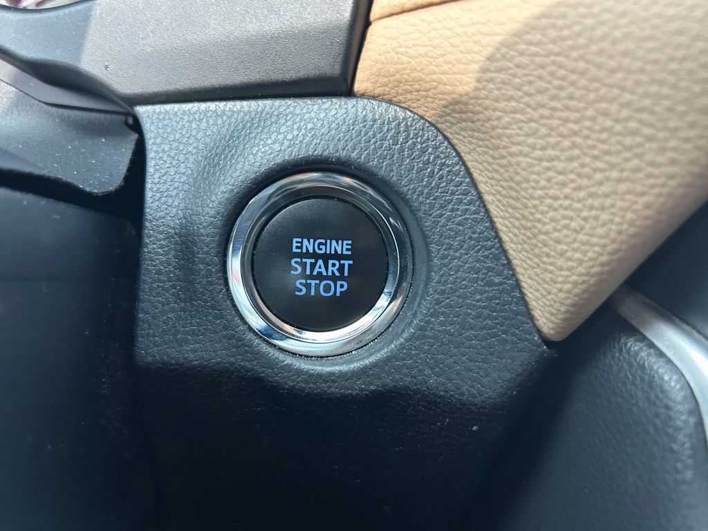 2019 Toyota RAV4 XLE Premium 22