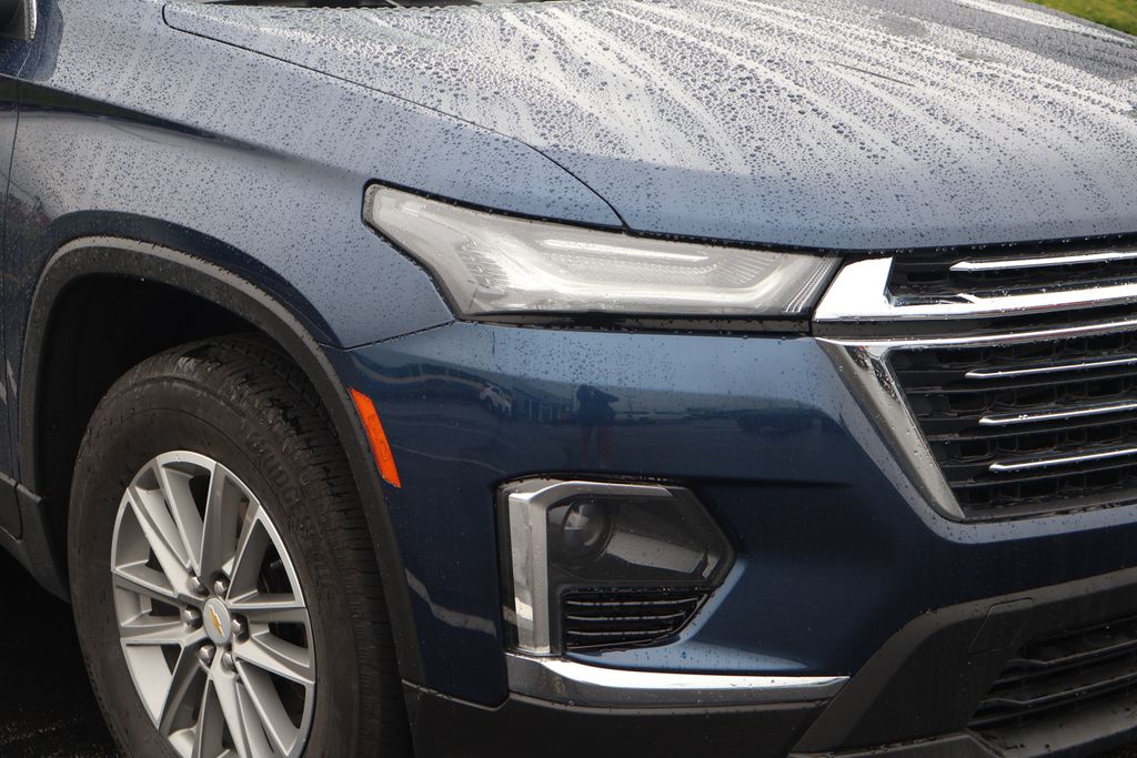 Thumbnail: 2023 Chevrolet Traverse - 4