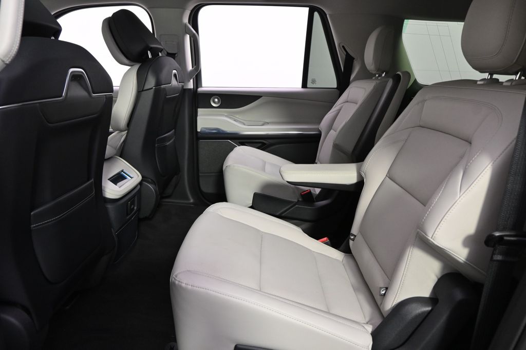 New 2026 White Lincoln Reserve image 22