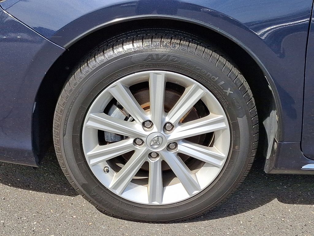 2014 Toyota Camry XLE 8