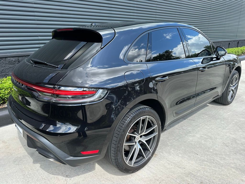 Thumbnail: 2022 Porsche Macan - 9
