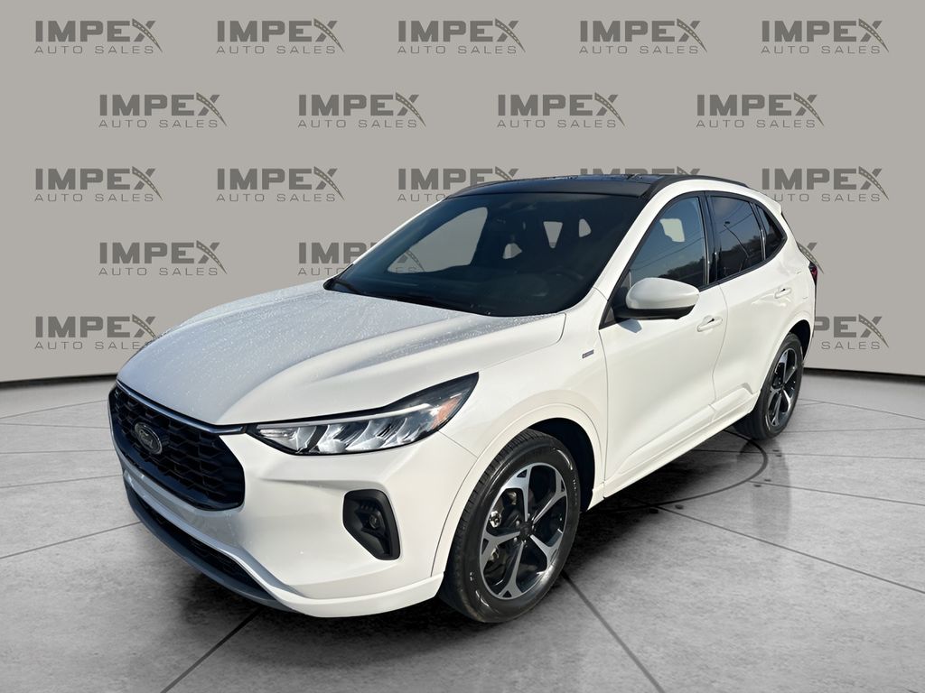 2023 Ford Escape ST-Line Select's photo