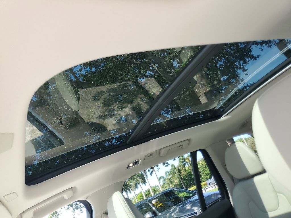 used 2021 Volvo XC90 car, priced at $24,995