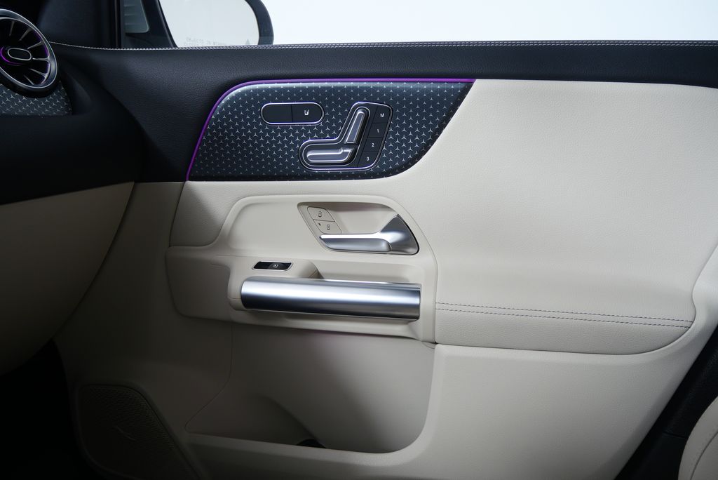 Thumbnail: 2024 Mercedes-Benz GLA - 30