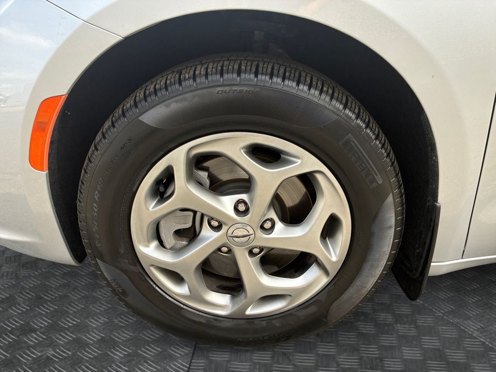 Used Car 2024 Chrysler Pacifica  Limited For Sale Under $50,000 In Austin, Texas