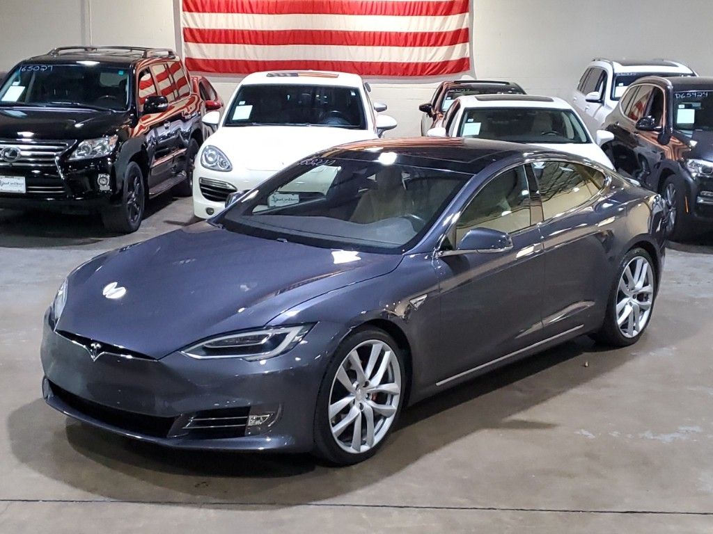 2016 Tesla Model S P90D 44