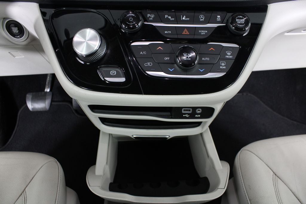 Used 2019 Chrysler Pacifica for sale in 