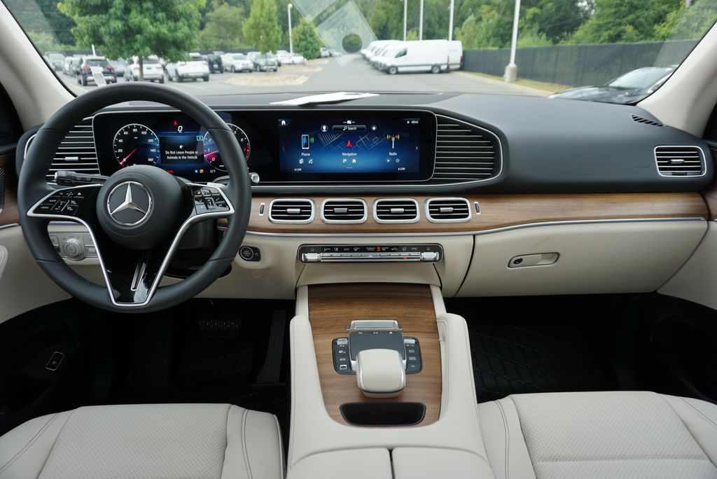 Thumbnail: 2025 Mercedes-Benz GLE - 17