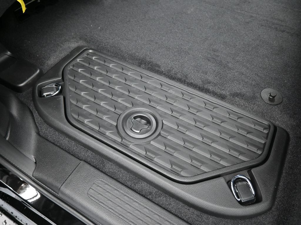 New 2026 Diamond Black Crystal Pearlcoat Ram Express image 31