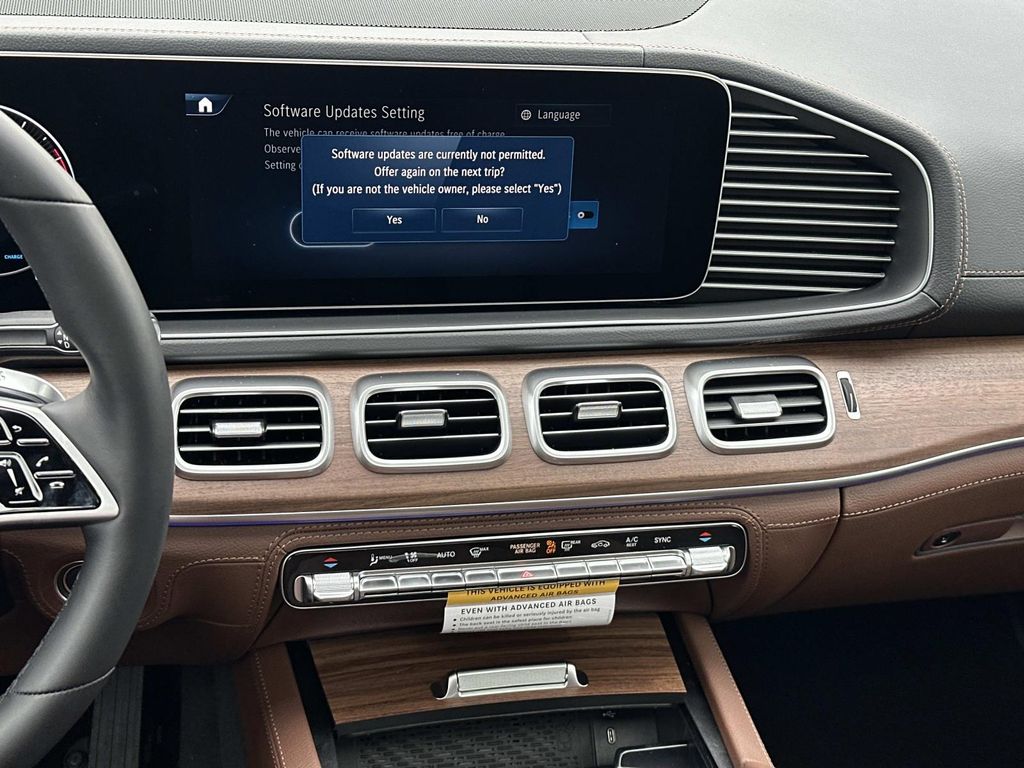 Thumbnail: 2026 Mercedes-Benz GLE - 20