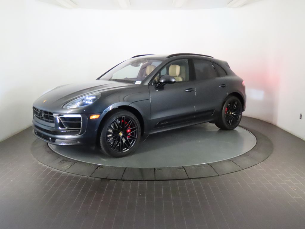 Thumbnail: 2026 Porsche Macan - 1
