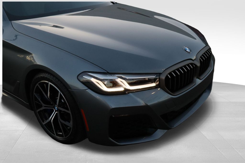 2021 BMW 5 Series M550i xDrive 3