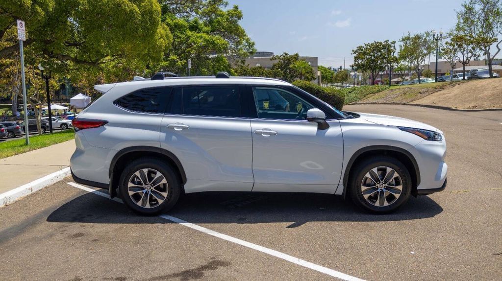 Used 2022 Toyota Highlander XLE 4D Sport Utility