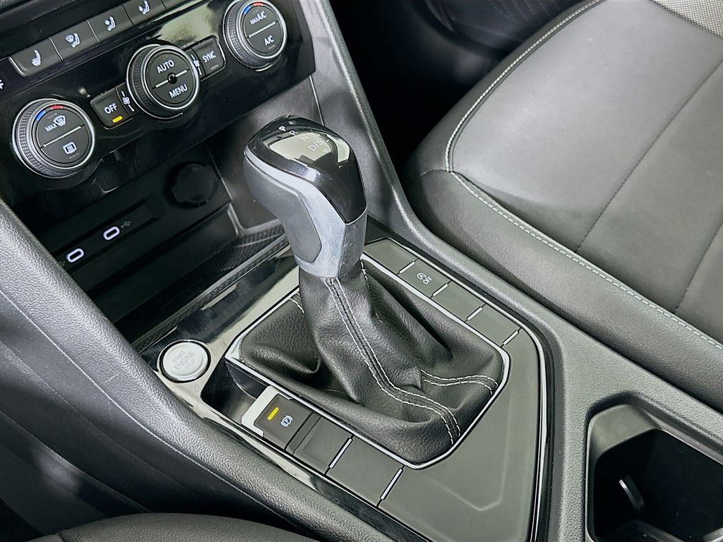 2024 Volkswagen Taos SE 16