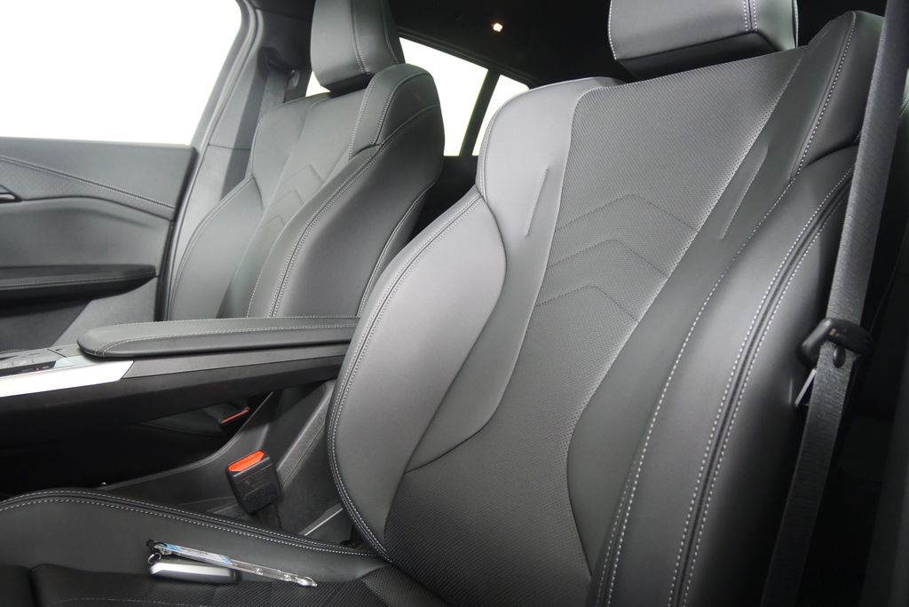 Thumbnail: 2025 BMW X2 - 10