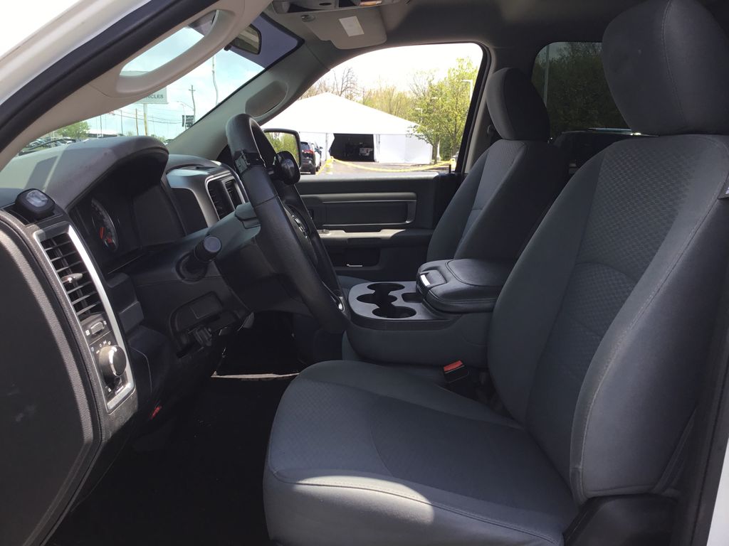 Thumbnail: 2019 RAM 1500 Classic - 10