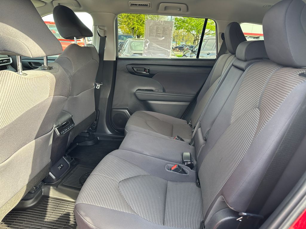 2020 Toyota Highlander LE