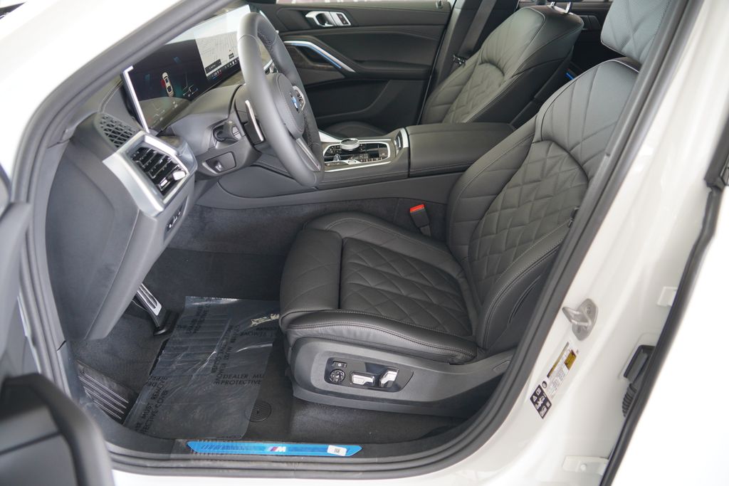 Thumbnail: 2027 BMW X6 - 9