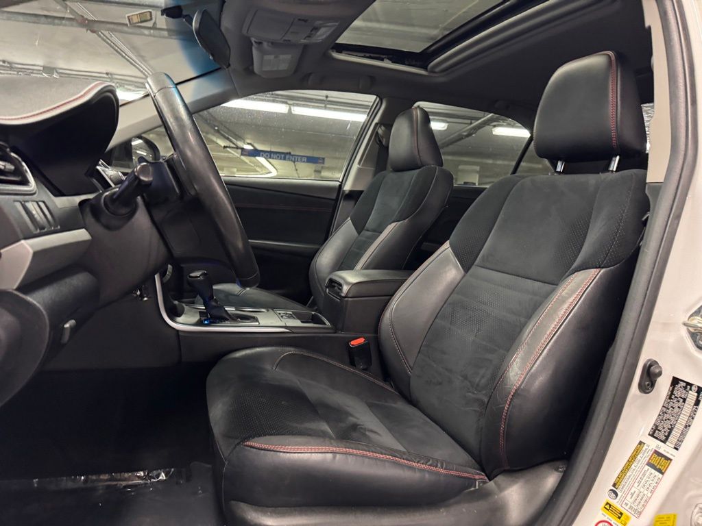 2016 Toyota Camry XSE 17